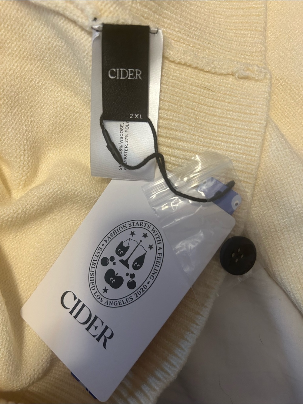 Knit Long Sleeve Polo with Cat Design - Picture 4 of 4